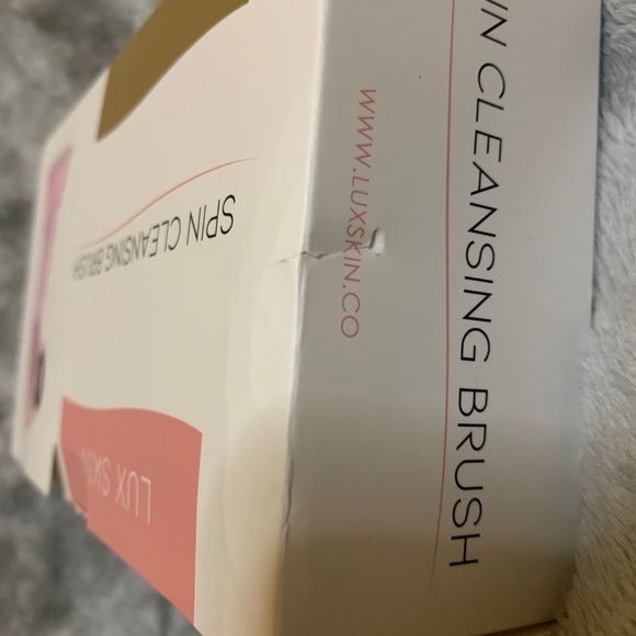 SPIN CLEANSING BRUSH - Picture 3 of 4